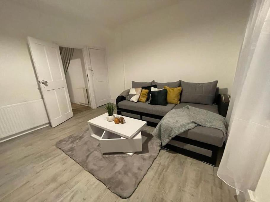 Stunning 2 Bedroom On Tower Bridge ลอนดอน ภายนอก รูปภาพ