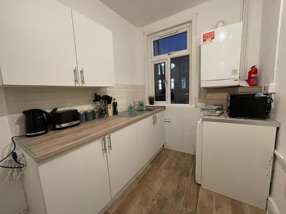 Stunning 2 Bedroom On Tower Bridge ลอนดอน ภายนอก รูปภาพ